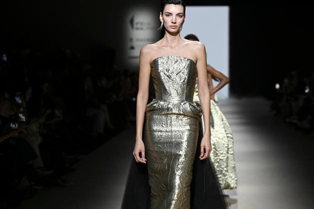 Yolancris - Mercedes-Benz Fashion Week Madrid, Spain - 21 Mar 2026 A model walks the runway wearing a design by Yolancris during Mercedes-Benz Fashion Week de Madrid in IFEMA. Madrid Spain Copyright: xAtilanoxGarciax xSOPAxImagesx photos10084