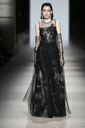 Yolancris - Mercedes-Benz Fashion Week Madrid, Spain - 21 Mar 2026 A model walks the runway wearing a design by Yolancris during Mercedes-Benz Fashion Week de Madrid in IFEMA. Madrid Spain Copyright: xAtilanoxGarciax xSOPAxImagesx photos10062