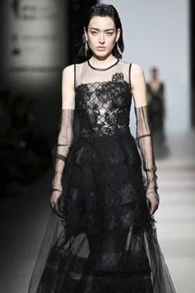 Yolancris - Mercedes-Benz Fashion Week Madrid, Spain - 21 Mar 2026 A model walks the runway wearing a design by Yolancris during Mercedes-Benz Fashion Week de Madrid in IFEMA. Madrid Spain Copyright: xAtilanoxGarciax xSOPAxImagesx photos10063