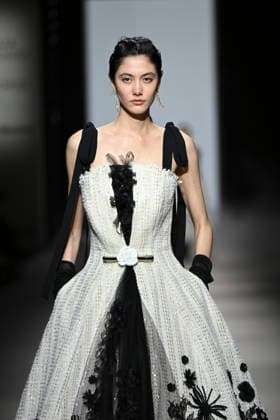 Yolancris - Mercedes-Benz Fashion Week Madrid, Spain - 21 Mar 2026 A model walks the runway wearing a design by Yolancris during Mercedes-Benz Fashion Week de Madrid in IFEMA. Madrid Spain Copyright: xAtilanoxGarciax xSOPAxImagesx photos10016