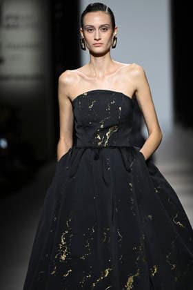 Yolancris - Mercedes-Benz Fashion Week Madrid, Spain - 21 Mar 2026 A model walks the runway wearing a design by Yolancris during Mercedes-Benz Fashion Week de Madrid in IFEMA. Madrid Spain Copyright: xAtilanoxGarciax xSOPAxImagesx photos10033