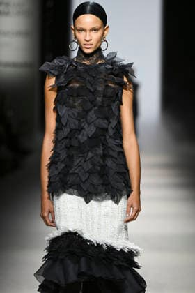 Yolancris - Mercedes-Benz Fashion Week Madrid, Spain - 21 Mar 2026 A model walks the runway wearing a design by Yolancris during Mercedes-Benz Fashion Week de Madrid in IFEMA. Madrid Spain Copyright: xAtilanoxGarciax xSOPAxImagesx photos10006