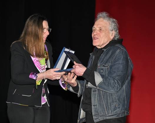 Entertainment Bilder des Tages Busto Arsizio, Italy Abel Ferrara at BAFF 2026 presents the documentary Turn in the Wound and dialogues with the audience during the interview. In the photo: Abel Ferrara director receives the Platinum Award for Cinematic Excellence BAFF 2026  Copyright: xNickxZonnax xipa-agency.netx xNickxZonnax IPA_Agency_IPA73272989