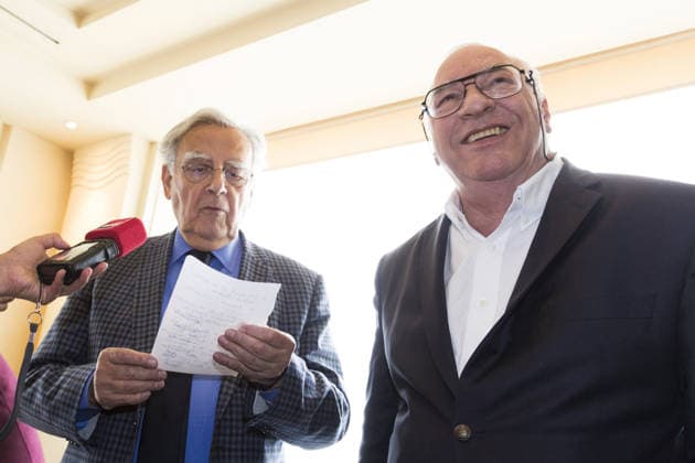 Bernard Pivot (president) et Didier Decoin (membre de l Academie Goncourt) au restaurant Drouant lors de l annonce des Prix Goncourt 2017 de la Nouvelle, du Premier Roman et de la Poesie 03 05 2017 Philippe MATSAS Opale.photo RECORD DATE NOT STATED *** Bernard Pivot president et Didier Decoin membre de lAcademie Goncourt au restaurant Drouant lors de lannonce des Prix Goncourt 2017 de la Nouvelle, du Premier Roman et de la Poesie 03 05 2017 Philippe MATSAS Opale photo RECORD DATE NOT STATED  Copyright: x PhilippexMATSAS Opale.photox