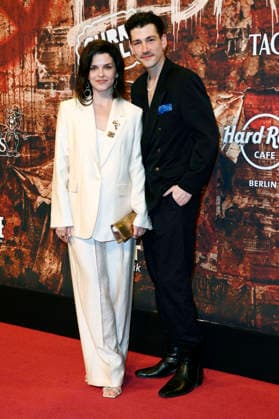 Maxine Kazis und Maximilian Gehrlinger bei der Premiere des Musicals Wir sind am Leben - Das Berlin Musical im Theater des Westens. Berlin, 21.03.2026