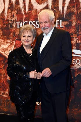 Dagmar Frederic mit Ehemann Klaus Lenk bei der Premiere des Musicals Wir sind am Leben - Das Berlin Musical im Theater des Westens. Berlin, 21.03.2026