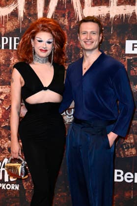 Rachel Intervention und Max Rogall bei der Premiere des Musicals Wir sind am Leben - Das Berlin Musical im Theater des Westens. Berlin, 21.03.2026