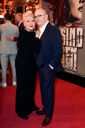Angelika Milster mit Ehemann Andre Bauer bei der Premiere des Musicals Wir sind am Leben - Das Berlin Musical im Theater des Westens. Berlin, 21.03.2026