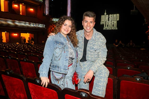 Ronja Forcher und Maximilian Seitz bei der Premiere des Musicals Wir sind am Leben - Das Berlin Musical im Theater des Westens. Berlin, 21.03.2026