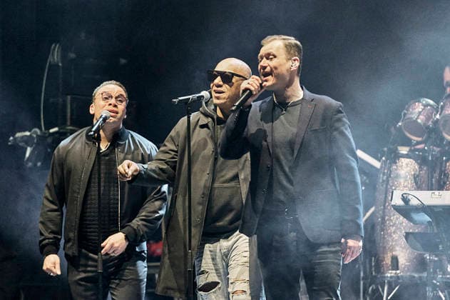 UB40 live bei einem Konzert auf dem Adelboden Live Festival auf dem Marktplatz. Adelboden, 20.03.2026