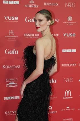 Spa Award 2026. Kim Hnizdo auf dem Roten Teppich bei der Spa Awards Gala im Kurhaus Baden-Baden am 21.03.2026. Baden-Baden Kurhaus Baden-Württemberg
