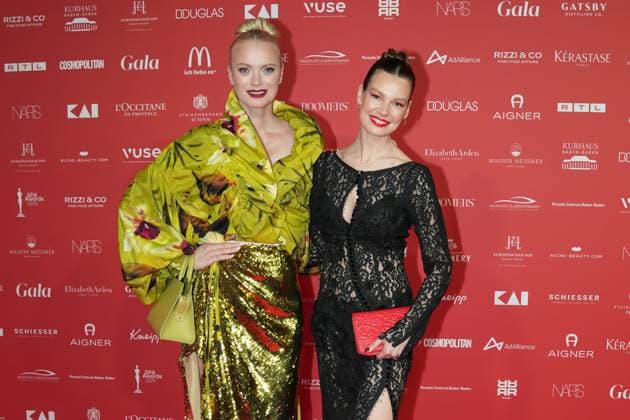 Spa Award 2026. Franziska Knuppe mit Begleitung auf dem Roten Teppich bei der Spa Awards Gala im Kurhaus Baden-Baden am 21.03.2026. Baden-Baden Kurhaus Baden-Württemberg