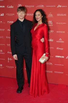 Spa Award 2026. Lilly Becker mit Sohn Amadeus auf dem Roten Teppich bei der Spa Awards Gala im Kurhaus Baden-Baden am 21.03.2026. Baden-Baden Kurhaus Baden-Württemberg
