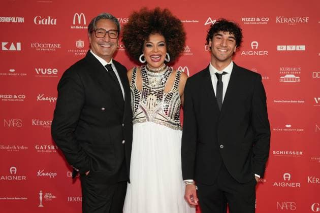 Spa Award 2026. Mustafa Gündogdu (Mousse T), Khadra Sufi und Sol Gündogdu auf dem Roten Teppich bei der Spa Awards Gala im Kurhaus Baden-Baden am 21.03.2026. Baden-Baden Kurhaus Baden-Württemberg