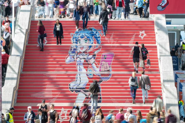 Leipzig - Volle Hallen zum letzten Messetag: Abschluss auf der Leipziger Buchmesse 22.03.2026¨Leipzig, Messe-Allee (Leipziger Messe) im Foto: Impressionen Manga Comic Con ¨Am Sonntag hat die Leipziger Buchmesse noch einmal zahlreiche Besucher auf das Messegelände gelockt und einen lebendigen Abschluss des diesjährigen Events geboten. Besonders Familien, Literaturfans und Cosplay-Begeisterte nutzten den letzten Messetag, um durch die Hallen zu schlendern, Neuerscheinungen zu entdecken und Autorinnen und Autoren hautnah zu erleben. Neben gut besuchten Lesungen und Signierstunden stand vor allem der Austausch im Mittelpunkt: Gespräche über aktuelle gesellschaftliche Themen, neue Buchtrends und die Zukunft der Branche prägten das Gesc Copyright: xEHLxMedia Erik-HolmxLanghofx 20260322_buchmesse-leipzig-sonntag_64