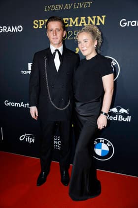 Spellemann 2026 Oslo 20260322. Axel Gehrken Boyum og Emma Steinbakken pa rod loper for Spellemannprisen 2026 i Operaen. Foto: Jonas Been Henriksen NTB Oslo Norge 8zSU1utoEIU EDITORIAL USE ONLY Ref:_ENT8zSU1utoEIU.jpg Copyright: xJonasxBeenxHenriksenx xNTBx