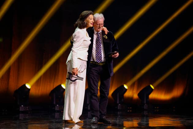 Spellemann 2025 Oslo 20260322. Arets hederspris ble delt ut av Ase Kleveland og oystein Sunde til Finn Kalvik som ikke var tilstede under Spellemannprisen 2025 i Operaen. Foto: Jonas Been Henriksen NTB Oslo Norge 8njINL2xRWg EDITORIAL USE ONLY Ref:_ENT8njINL2xRWg.jpg Copyright: xJonasxBeenxHenriksenx xNTBx