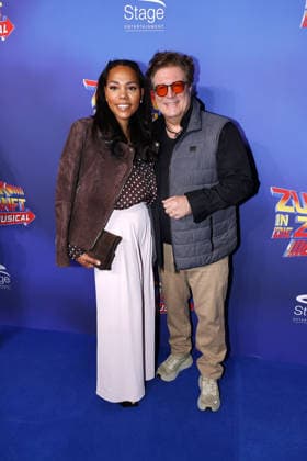 Francis Fulton-Smith und seine Partnerin Salomea bei der Zurueck in die Zukunft Musical Premiere am 22.03.2026 im Stage Operettenhaus in Hamburg Zurueck in die Zukunft Musical Premiere in Hamburg *** Francis Fulton Smith and his partner Salomea at the Zurueck in die Zukunft musical premiere on 22 03 2026 at the Stage Operettenhaus in Hamburg Zurueck in die Zukunft musical premiere in Hamburg 