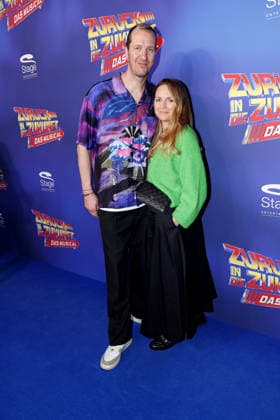 Pascal Hens und Angela Hens bei der Zurueck in die Zukunft Musical Premiere am 22.03.2026 im Stage Operettenhaus in Hamburg Zurueck in die Zukunft Musical Premiere in Hamburg