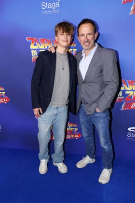 Mats Koenig und Nicolas Koenig bei der Zurueck in die Zukunft Musical Premiere am 22.03.2026 im Stage Operettenhaus in Hamburg Zurueck in die Zukunft Musical Premiere in Hamburg