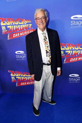 Bob Gale bei der Zurueck in die Zukunft Musical Premiere am 22.03.2026 im Stage Operettenhaus in Hamburg Zurueck in die Zukunft Musical Premiere in Hamburg