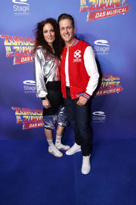 Alexander Klaws und seine Schwester Melanie Klaws bei der Zurueck in die Zukunft Musical Premiere am 22.03.2026 im Stage Operettenhaus in Hamburg Zurueck in die Zukunft Musical Premiere in Hamburg