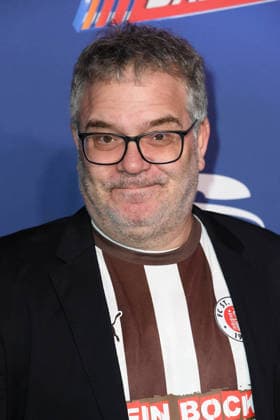 Elton bei der Premiere von ZURÜCK IN DIE ZUKUNFT - DAS MUSICAL im Stage Operettenhaus in Hamburg am 22.03.2026