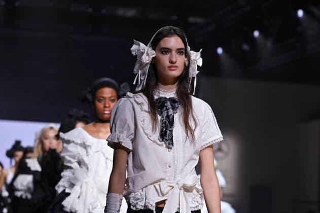Mercedes-Benz Fashion Week Madrid in Spain - 22 Mar 2026 Models walk the runway wearing a design by Mericusan during Mercedes-Benz Fashion Week de Madrid in IFEMA. Madrid Spain Copyright: xAtilanoxGarciax xSOPAxImagesx photos10273