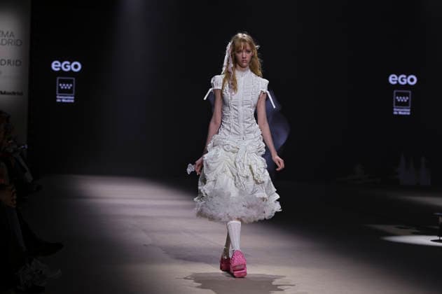 Mercedes-Benz Fashion Week Madrid in Spain - 22 Mar 2026 A model walks the runway wearing a design by Mericusan during Mercedes-Benz Fashion Week de Madrid in IFEMA. Madrid Spain Copyright: xAtilanoxGarciax xSOPAxImagesx photos10238