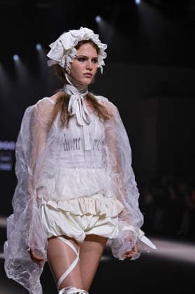 Mercedes-Benz Fashion Week Madrid in Spain - 22 Mar 2026 A model walks the runway wearing a design by Mericusan during Mercedes-Benz Fashion Week de Madrid in IFEMA. Madrid Spain Copyright: xAtilanoxGarciax xSOPAxImagesx photos10249