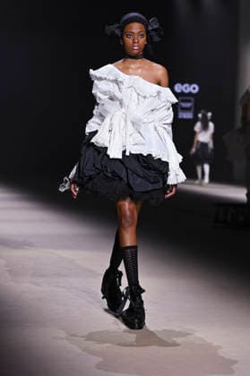 Mercedes-Benz Fashion Week Madrid in Spain - 22 Mar 2026 A model walks the runway wearing a design by Mericusan during Mercedes-Benz Fashion Week de Madrid in IFEMA. Madrid Spain Copyright: xAtilanoxGarciax xSOPAxImagesx photos10255