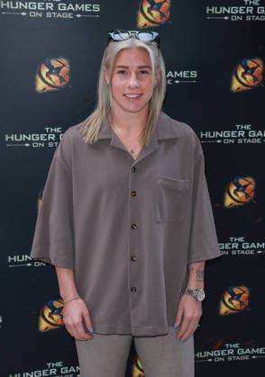 Celebrities Attend The Hunger Games On Stage Special Matinee Performance In London Bethany England seen attending a special matinee performance of The Hunger Games On Stage to celebrate the 14th Anniversary of the UK Release of Lionsgate’s film The Hunger Games. The event took place at the Troubadour Canary Wharf Theatre in London. London United Kingdom Copyright: xBrettxCovex xSOPAxImagesx Bethany BDC_9558