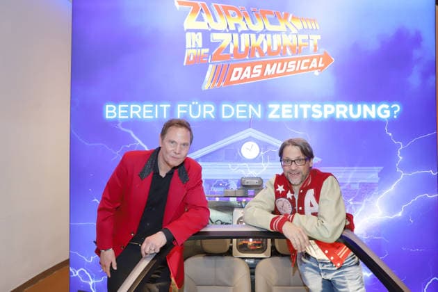 Premiere Zurueck in die Zukunft , Stage Operettenhaus Hamburg Dabian Harloff, Patrick Bach, Premiere Zurueck in die Zukunft , Stage Operettenhaus Hamburg, 22.03.2026 Copyright: xEventpressxBecherx