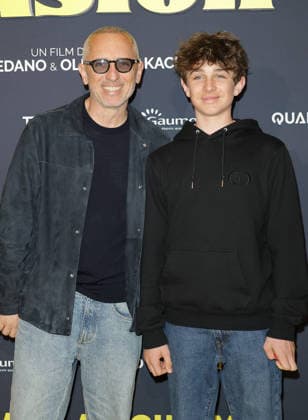 Gad Elmaleh et son fils Raphaël Première du film Juste une illusion au cinéma Le Grand Rex à Paris le 22 mars 2026 Coadic Guirec Bestimage Premiere of the film Just an Illusion at the Grand Rex cinema in Paris on March 22, 2026 Paris France  Copyright: xCOADICxGUIRECx xBESTIMAGExCOADICxGUIRECx xBESTIMAGEx