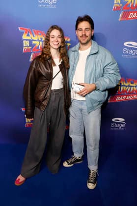 Valentin Elias Renner mit Freundin bei der Premiere des Musicals Zurück in die Zukunft im Stage Operettenhaus. Hamburg, 22.03.2026