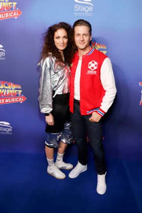 Alexander Klaws mit seiner Schwester Melanie bei der Premiere des Musicals Zurück in die Zukunft im Stage Operettenhaus. Hamburg, 22.03.2026