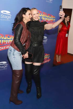 Sila Sahin-Radlinger und Isabel Edvardsson bei der Premiere des Musicals Zurück in die Zukunft im Stage Operettenhaus. Hamburg, 22.03.2026