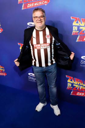 Elton bei der Premiere des Musicals Zurück in die Zukunft im Stage Operettenhaus. Hamburg, 22.03.2026