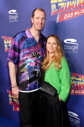 Pascal Hens mit Ehefrau Angela Hens bei der Premiere des Musicals Zurück in die Zukunft im Stage Operettenhaus. Hamburg, 22.03.2026