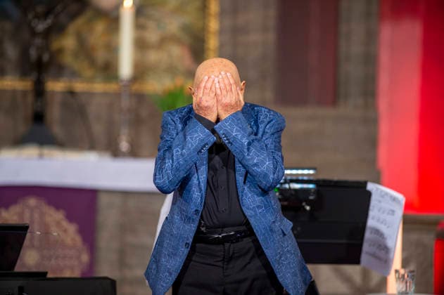 Konzert Feidmann 2026 - Chemnitz: Giora Feidmann gastierte in der Lutherkirche Chemnitz,. Er bringt mit seiner Tour For a Better World 2026 ein einzigartiges musikalisches Erlebnis auf die Bühne. Giora Feidman ist Klarinettist und Instrumentalsolist der Klezmer-Musik. Aufgrund seiner Erfolge in der Musik wird er als König des Klezmer bezeichnet. Der in Argentinien geborene Musiker feiert am Mittwoch seinen 90. Geburtstag.