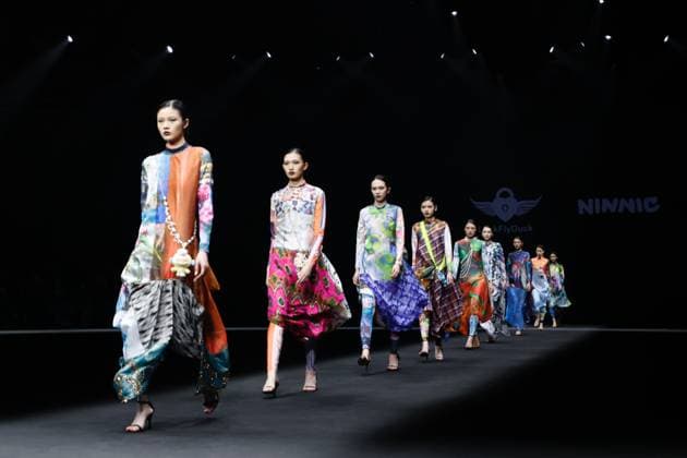 BEIJING, CHINA - MARCH 23: Models walk the runway at the Lock Fly Duck collection by designer Suofeiyan Kali on day 4 of China Fashion Week 2026 (Spring) at 798Â·751 PARK on March 23, 2026 in Beijing, China.  Copyright: xChinaxNewsxServicex 111630195017
