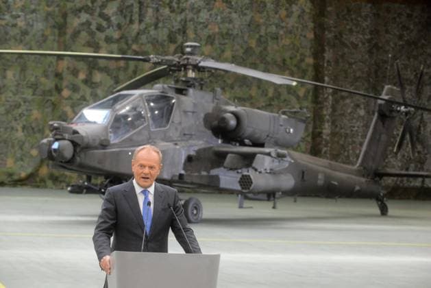 23.03.2026 Lodz. Zawarcie umow offsetowych miedzy Wojskowe Zaklady Lotnicze nr 1 a amerykanskim koncernem zbrojeniowym Lockheed Martin na zakup i seriws smiglowcow AH-64 Apache. N z premier Donald Tusk. Fot. Stanislaw Krzywy Newspix.pl --- Newspix.pl Conclusion of offset agreements between Wojskowe Zaklady Lotnicze No. 1 and the American arms company Lockheed Martin for the purchase and servicing of AH-64 Apache helicopters. POLAND OUT!  kap23032026 -111