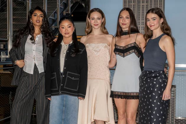 March 23, 2026, New York, New York, USA: AVANTIKA VANDANAPU, LANA CONDOR, IRIS APATOW, MADDIE ZIEGLER and MILLICENT SIMMONDS visit the Empire State Building in New York for a photo opportunity to celebrate the premiere of Pretty Lethal on Prime Video. 23 March 2026 New York USA - ZUMAa265 20260323_zep_a265_003 Copyright: xEricxAcquayex