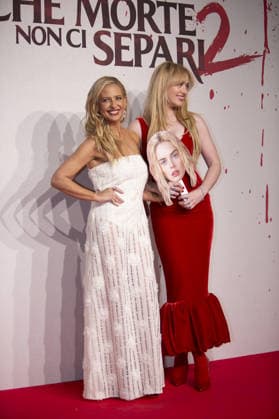 News - Photocall Finche morte non ci separi 2 Kathryn Newton Sarah Michelle Gellar attend the photocall for the Presentation of Finche morte non ci separi 2 at Casina Valadier, March 23, 2026, Rome, Italy. Roma Casina Valadier, Roma Italy Copyright: xMatteoxCassonix xLiveMediax LPN_2360955