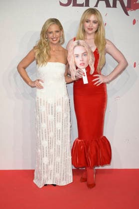 Finchè morte non ci separi 2 red carpet premiere in Rome - 23 Mar 2026 Kathryn Newton (l) and Sarah Michelle Jellar (r) attend the red carpet of Finchè morte non ci separi 2 movie premiere at Casina Valadier. Rome Italy Copyright: xMarioxCartellix xSOPAxImagesx _DSC0885
