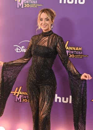 Hannah Montana 20th Anniversary Special LOS ANGELES, CALIFORNIA - MARCH 23: Lainey Wilson attends the World Premiere of Disney+ s Hannah Montana 20th Anniversary Special at El Capitan Theatre on March 23, 2026 in Los Angeles, California.Credit: Michael Mattesr AdMedia EDITORIAL USE ONLY  Copyright: xx AdMediax admphotostwo976983