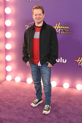 Hannah Montana 20th Anniversary Special LOS ANGELES, CALIFORNIA - MARCH 23: Jason Earles attends the World Premiere of Disney+ s Hannah Montana 20th Anniversary Special at El Capitan Theatre on March 23, 2026 in Los Angeles, California.Credit: Michael Mattesr AdMedia EDITORIAL USE ONLY  Copyright: xx AdMediax admphotostwo977011
