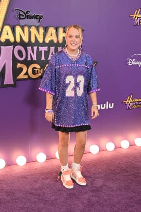 Hannah Montana 20th Anniversary Special LOS ANGELES, CALIFORNIA - MARCH 23 JoJo Siwa at the World Premiere of Disney+ s Hannah Montana 20th Anniversary Special at El Capitan Theatre on March 23, 2026 in Los Angeles, California.Credit: Michael Mattesr AdMedia EDITORIAL USE ONLY  Copyright: xx AdMediax admphotostwo977031