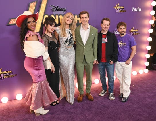 Hannah Montana 20th Anniversary Special LOS ANGELES, CALIFORNIA - MARCH 23 Shanica Knowles, Anna Maria Perez de Tagle, Miley Cyrus, Cody Linley, Jason Earles and MoisÃs Arias at the World Premiere of Disney+ s Hannah Montana 20th Anniversary Special at El Capitan Theatre on March 23, 2026 in Los Angeles, California.Credit: Michael Mattesr AdMedia EDITORIAL USE ONLY  Copyright: xx AdMediax admphotostwo977037