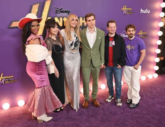 Hannah Montana 20th Anniversary Special LOS ANGELES, CALIFORNIA - MARCH 23 Shanica Knowles, Anna Maria Perez de Tagle, Miley Cyrus, Cody Linley, Jason Earles and MoisÃs Arias at the World Premiere of Disney+ s Hannah Montana 20th Anniversary Special at El Capitan Theatre on March 23, 2026 in Los Angeles, California.Credit: Michael Mattesr AdMedia EDITORIAL USE ONLY  Copyright: xx AdMediax admphotostwo977050